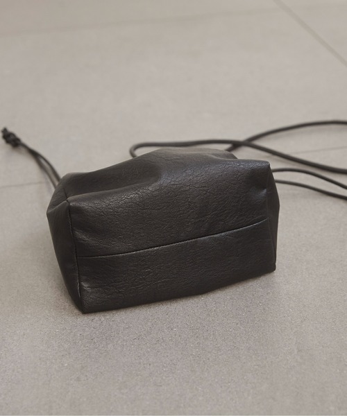 ANGIE(アンジー)の「2WAY巾着ショルダーバッグ メタリック / スパンコール(ショルダーバッグ・レディース・ネイビー系1/アイボリー/ブラック/ブラウン系その他/レッド系1/シルバー/シルバー系1/ゴールド・FREE)」の21枚目の写真