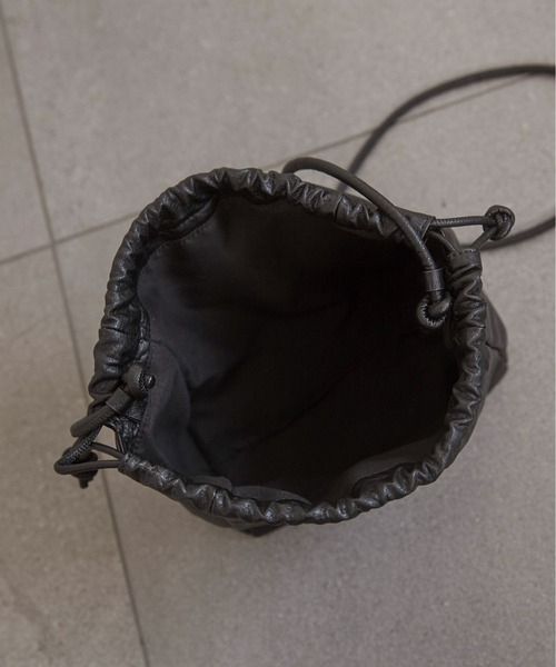 ANGIE(アンジー)の「2WAY巾着ショルダーバッグ メタリック / スパンコール(ショルダーバッグ・レディース・ネイビー系1/アイボリー/ブラック/ブラウン系その他/レッド系1/シルバー/シルバー系1/ゴールド・FREE)」の22枚目の写真