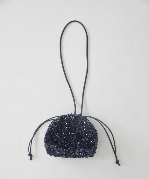 ANGIE(アンジー)の「2WAY巾着ショルダーバッグ メタリック / スパンコール(ショルダーバッグ・レディース・ネイビー系1/アイボリー/ブラック/ブラウン系その他/レッド系1/シルバー/シルバー系1/ゴールド・FREE)」の14枚目の写真