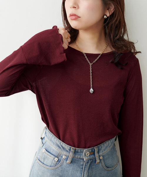 natural couture(ナチュラルクチュール)の「ざらざらシアー天竺2wayトップス(Tシャツ/カットソー・レディース・ボルドー/ライトグレー/ブラック/オフホワイト・FREE)」の4枚目の写真