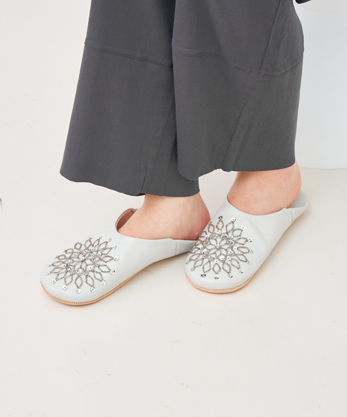 collex(コレックス)の「ビーズバブーシュ(ルームシューズ/スリッパ・レディース・グレー/グレイッシュブルー/ブラック・フリー)」の2枚目の写真