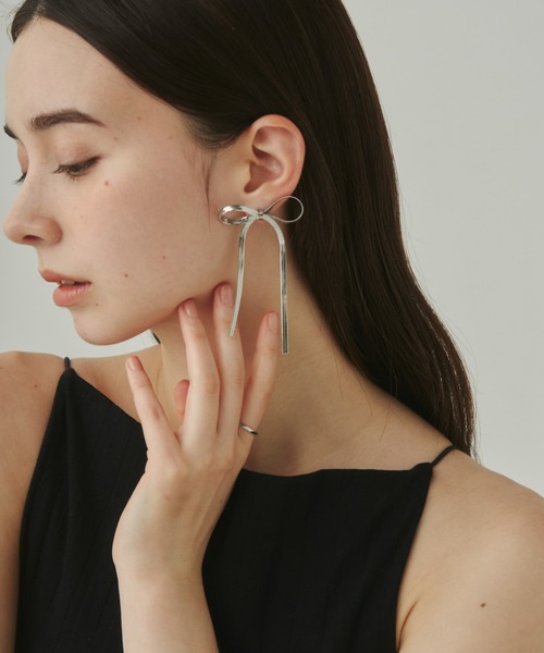 【HERMES】存在感あるカッコ良さ！ ☆ ピアス アテナGM ☆ ピアス 《アテナ》 GM | Hermès - エルメス-公式サイト