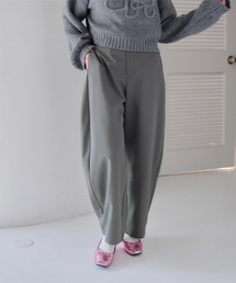 カーブパンツ