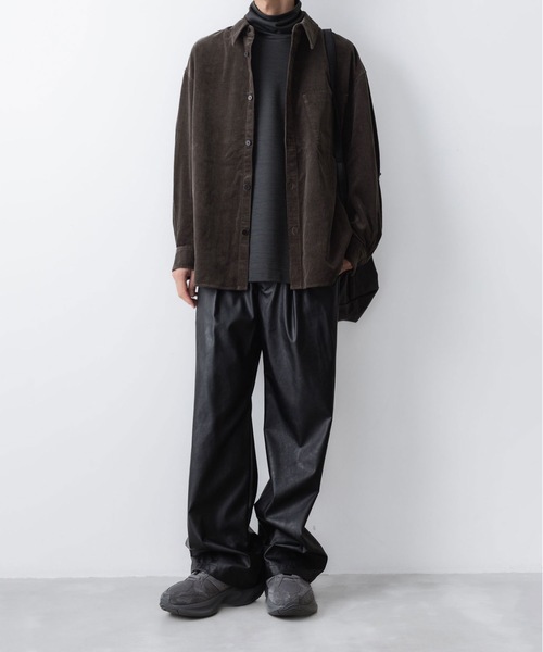 VEIN （ヴェイン）の「シンセティックレザー 1タック トラウザーズ
