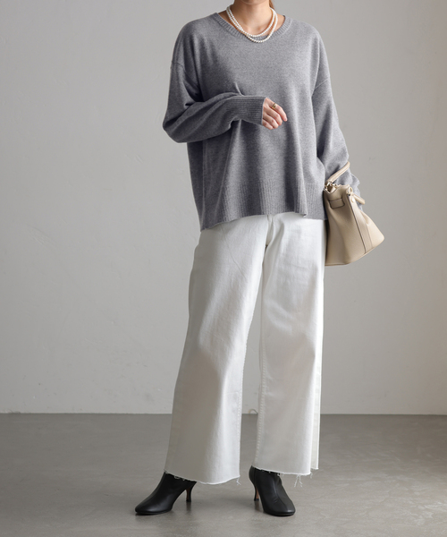 La TOTALITE（ラトータリテ）の「ウールカシミヤクルーネックプルオーバー（ニット/セーター・レディース・ラベンダー/ベージュ/ホワイト/チャコールグレー・FREE）」の7枚目の写真