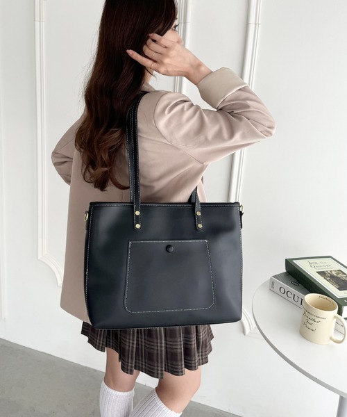 Loueme(ルエム)の「【A4収納/自立/ジッパー開閉】仕切りポケットPUトートバッグ(トートバッグ・レディース・アイボリー/ブラック/ブラウン・FREE)」の10枚目の写真
