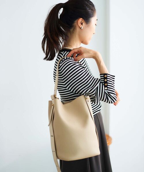 le.coeur blanc（ルクールブラン）の「ソフトホーボーバッグ（ショルダーバッグ・レディース・ブラック/ベージュ・FREE）」の6枚目の写真