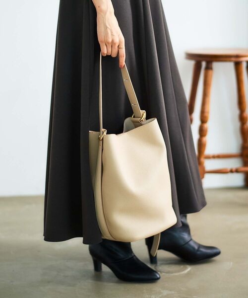 le.coeur blanc（ルクールブラン）の「ソフトホーボーバッグ（ショルダーバッグ・レディース・ブラック/ベージュ・FREE）」の9枚目の写真