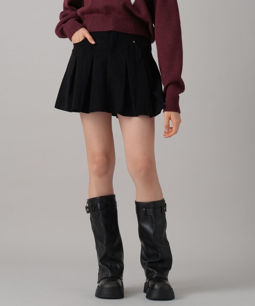 FOREVER 21（フォーエバー トゥエンティーワン）の「【2024FW】コーデュロイプリーツミニスカート（スカート・レディース・ブラック/キャメル・SMALL/MEDIUM）」の2枚目の写真