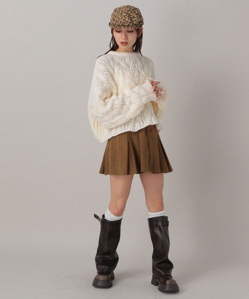 FOREVER 21（フォーエバー トゥエンティーワン）の「【2024FW】コーデュロイプリーツミニスカート（スカート・レディース・ブラック/キャメル・SMALL/MEDIUM）」の3枚目の写真