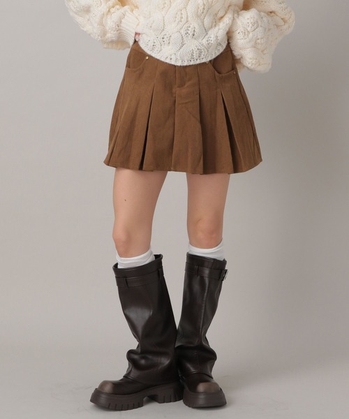 FOREVER 21（フォーエバー トゥエンティーワン）の「【2024FW】コーデュロイプリーツミニスカート（スカート・レディース・ブラック/キャメル・SMALL/MEDIUM）」の8枚目の写真