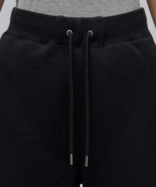 JORDAN BRAND（ジョーダンブランド）の「ジョーダン フライト フリース ウィメンズ オープン ヘム パンツ / Jordan Flight Fleece Women's Open-Hem Pants FV7156-010 Black（スウェットパンツ・レディース・ブラック・S/M/L/2XL/XL/XS）」の3枚目の写真