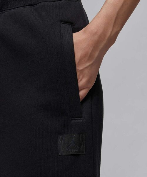 JORDAN BRAND（ジョーダンブランド）の「ジョーダン フライト フリース ウィメンズ オープン ヘム パンツ / Jordan Flight Fleece Women's Open-Hem Pants FV7156-010 Black（スウェットパンツ・レディース・ブラック・S/M/L/2XL/XL/XS）」の4枚目の写真