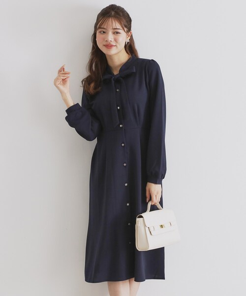 index(インデックス)の「◆ストレッチボウタイワンピース【洗濯機洗い可】(ワンピース・レディース・ネイビー/チャコールグレー/ナチュラル・40/38/42/36)」の3枚目の写真
