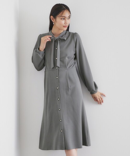 index(インデックス)の「◆ストレッチボウタイワンピース【洗濯機洗い可】(ワンピース・レディース・ネイビー/チャコールグレー/ナチュラル・40/38/42/36)」の4枚目の写真