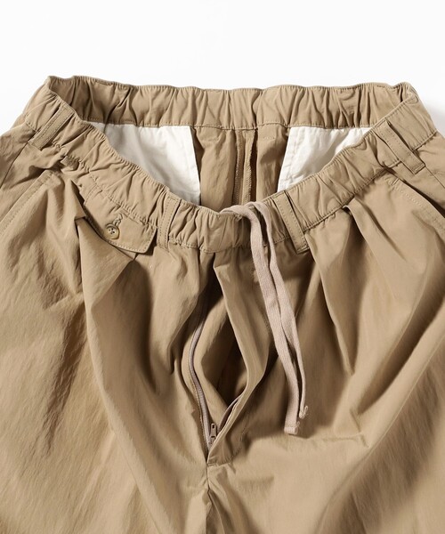 BEAMS PLUS(ビームスプラス)の「コンフォート クロス 2 プリーツ リラックス トラウザーズ(その他パンツ・メンズ・カーキ・X-LARGE/MEDIUM/SMALL/LARGE)」の7枚目の写真
