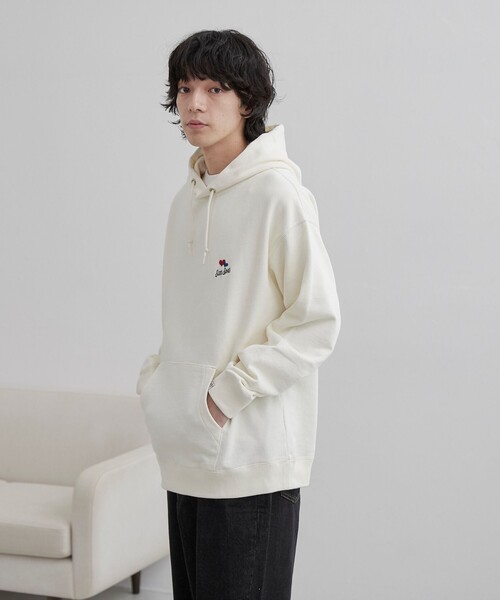 coen(コーエン)の「SunnySports(サニースポーツ)別注 ワンポイントハート刺繍パーカー(パーカー・メンズ・ホワイト/ネイビー・M/L/XL)」の3枚目の写真
