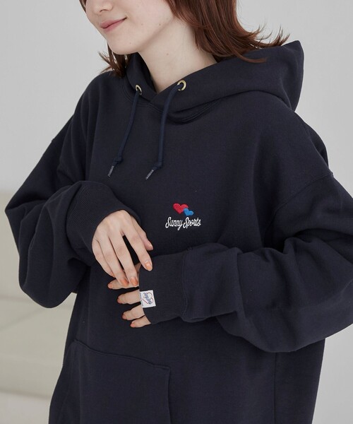 coen(コーエン)の「SunnySports(サニースポーツ)別注 ワンポイントハート刺繍パーカー(パーカー・メンズ・ホワイト/ネイビー・M/L/XL)」の9枚目の写真