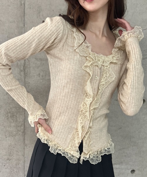 GLAMOROUS JANE(グラマラスジェーン)の「フリルレースリブニットカーデ(ニット/セーター・レディース・ベージュ/ホワイト/ブラック・FREE)」の2枚目の写真
