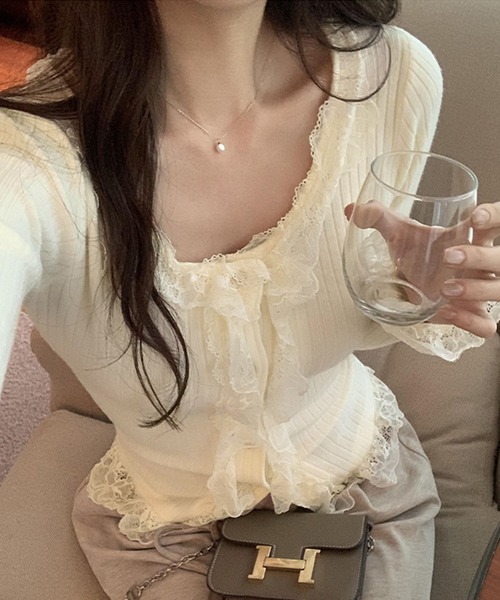 GLAMOROUS JANE(グラマラスジェーン)の「フリルレースリブニットカーデ(ニット/セーター・レディース・ベージュ/ホワイト/ブラック・FREE)」の5枚目の写真