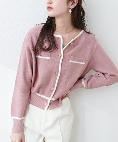 natural couture(ナチュラルクチュール)の「バイカラー金釦カーデ(カーディガン/ボレロ・レディース・オフホワイト/サックスブルー/ブラック/ピンク・FREE)」の19枚目の写真
