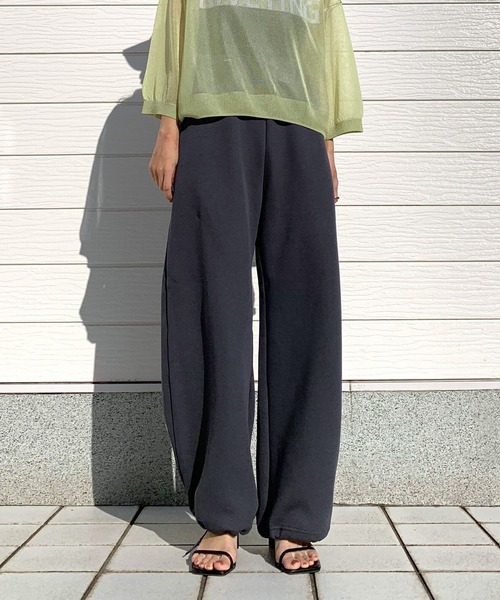 Q(キュー)の「ダンボールワイドシルエットパンツ(その他パンツ・レディース・チャコールグレー/グリーン・MEDIUM)」の3枚目の写真