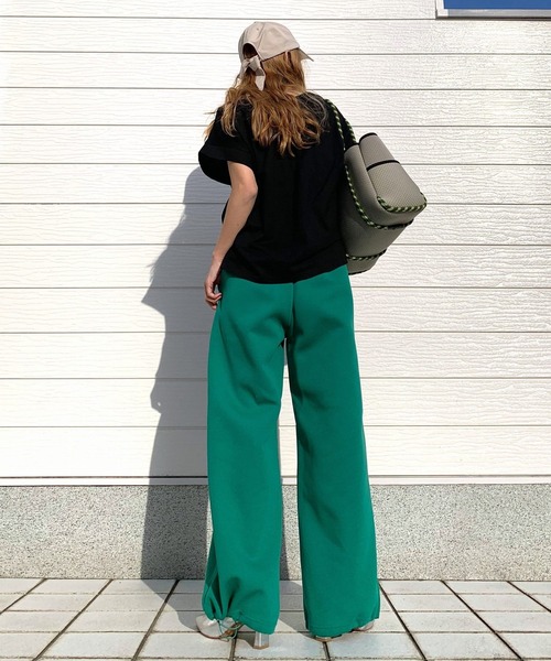 Q(キュー)の「ダンボールワイドシルエットパンツ(その他パンツ・レディース・チャコールグレー/グリーン・MEDIUM)」の11枚目の写真