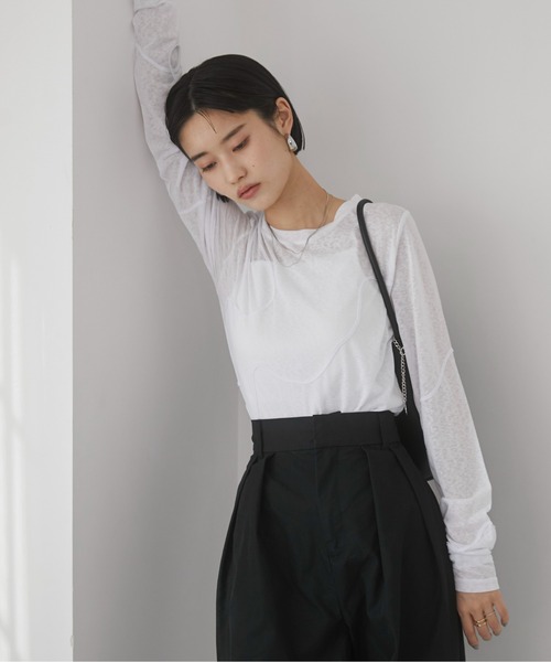 ANGIE(アンジー)の「コード刺繍 シアートップス(Tシャツ/カットソー・レディース・オフホワイト/杢グレー/ブラック/イエロー・FREE)」の5枚目の写真