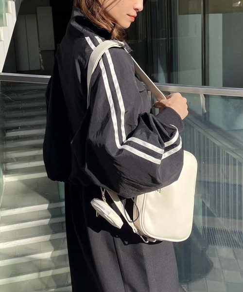 one after another NICE CLAUP（ワンアフターアナザーナイスクラップ）の「サイドラインショートブルゾン【ZOZO限定商品】（ナイロンジャケット・レディース・ブラック/アイボリー・FREE）」の16枚目の写真