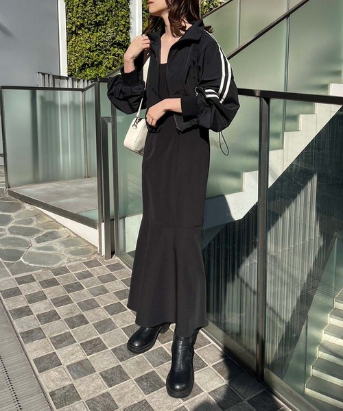 one after another NICE CLAUP（ワンアフターアナザーナイスクラップ）の「サイドラインショートブルゾン【ZOZO限定商品】（ナイロンジャケット・レディース・ブラック/アイボリー・FREE）」の11枚目の写真