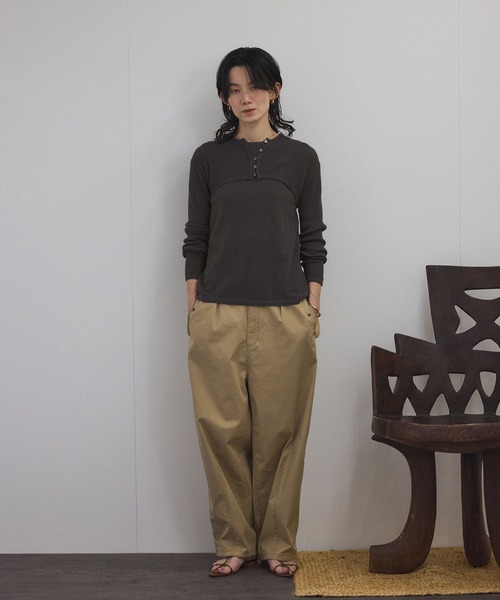 SALON adam et rope'（サロン アダム エ ロペ）の「【WEB限定】ループヤーンノースリーブニットプルオーバー（タンクトップ・レディース・オフホワイト/チャコールグレー/レッド系その他4・FREE）」の6枚目の写真