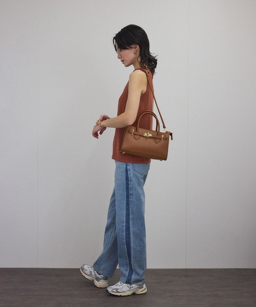 SALON adam et rope'（サロン アダム エ ロペ）の「【WEB限定】ループヤーンノースリーブニットプルオーバー（タンクトップ・レディース・オフホワイト/チャコールグレー/レッド系その他4・FREE）」の11枚目の写真