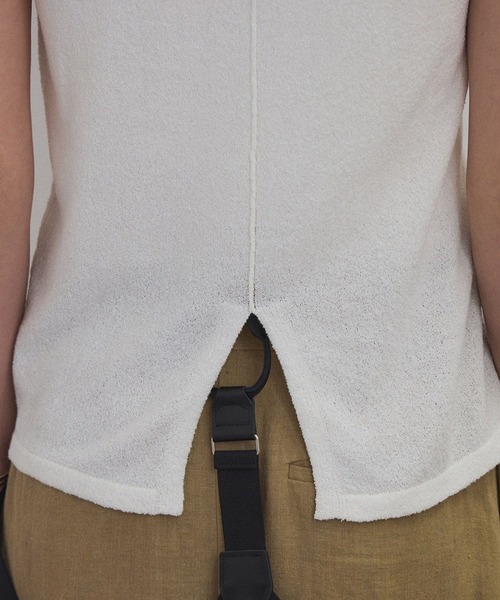 SALON adam et rope'（サロン アダム エ ロペ）の「【WEB限定】ループヤーンノースリーブニットプルオーバー（タンクトップ・レディース・オフホワイト/チャコールグレー/レッド系その他4・FREE）」の18枚目の写真