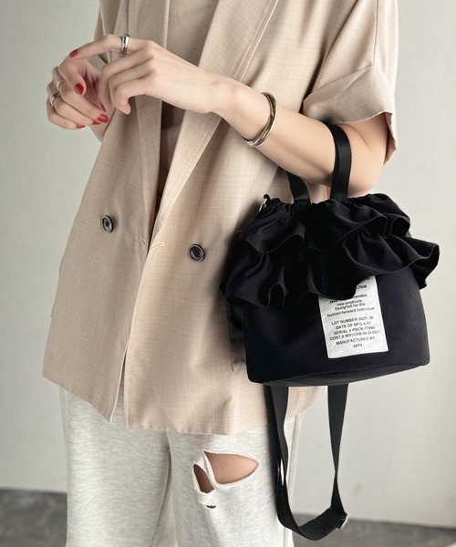 Java(ジャバ)の「《JaVaジャバ コラボ》可愛いだけじゃない、頼れる相棒。2wayフリルショルダーバッグ(ショルダーバッグ・レディース・カーキ/ブラック・ONE SIZE)」の7枚目の写真