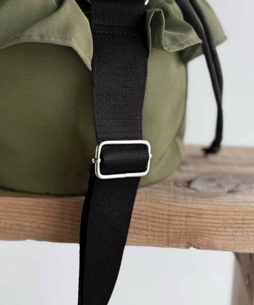 Java(ジャバ)の「《JaVaジャバ コラボ》可愛いだけじゃない、頼れる相棒。2wayフリルショルダーバッグ(ショルダーバッグ・レディース・カーキ/ブラック・ONE SIZE)」の21枚目の写真