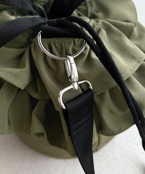 Java(ジャバ)の「《JaVaジャバ コラボ》可愛いだけじゃない、頼れる相棒。2wayフリルショルダーバッグ(ショルダーバッグ・レディース・カーキ/ブラック・ONE SIZE)」の22枚目の写真