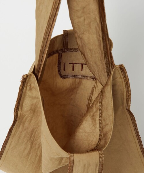 ITTI(イッチ)の「【別注】<ITTI for ASTRAET>インサイドアウト バッグ M(トートバッグ・レディース・ブラック/ナチュラル/ブラウン系/ダークグレー・FREE)」の13枚目の写真