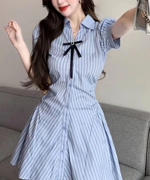 gossip！ロサンゼルス（ゴシップロサンゼルス）の「学院風 水色ストライプ パフスリーブシャツワンピース ショートパンツ付き 2 点セット リボン付き スリム ミニ丈 夏服（ワンピース・レディース・ブルー・M/S）」の3枚目の写真