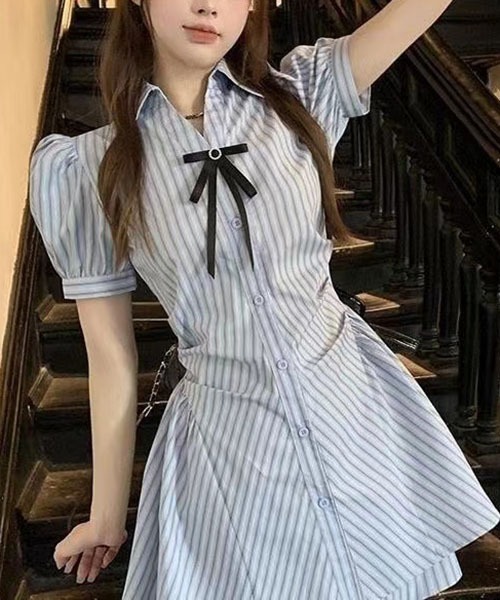 gossip！ロサンゼルス（ゴシップロサンゼルス）の「学院風 水色ストライプ パフスリーブシャツワンピース ショートパンツ付き 2 点セット リボン付き スリム ミニ丈 夏服（ワンピース・レディース・ブルー・M/S）」の6枚目の写真