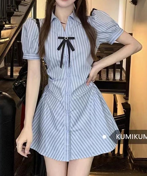 gossip！ロサンゼルス（ゴシップロサンゼルス）の「学院風 水色ストライプ パフスリーブシャツワンピース ショートパンツ付き 2 点セット リボン付き スリム ミニ丈 夏服（ワンピース・レディース・ブルー・M/S）」の10枚目の写真