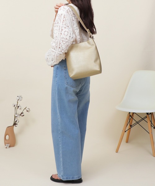 Bermosa(ベルモサ)の「2WAY ワンハンドル スクエア トートバッグ(トートバッグ・レディース・シルバー/ブラック/ゴールド/ホワイト・FREE)」の21枚目の写真