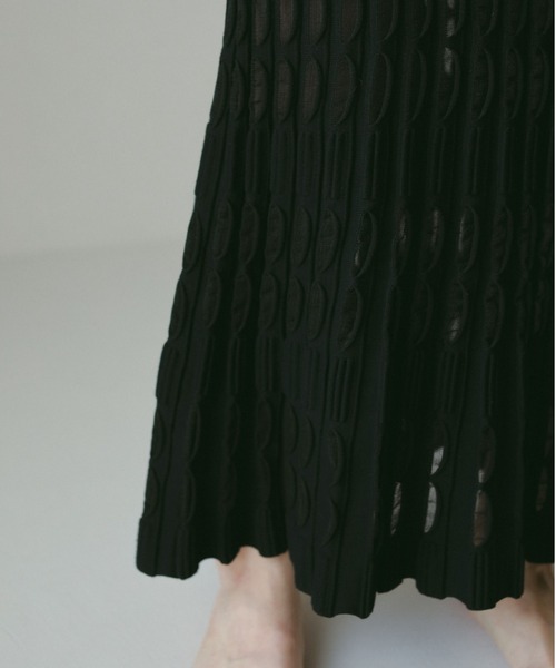 CASA FLINE（カーサフライン）の「透かし編みリブレースニットドレス（ワンピース・レディース・ベージュ/ブラック/ラベンダー・FREE）」の13枚目の写真