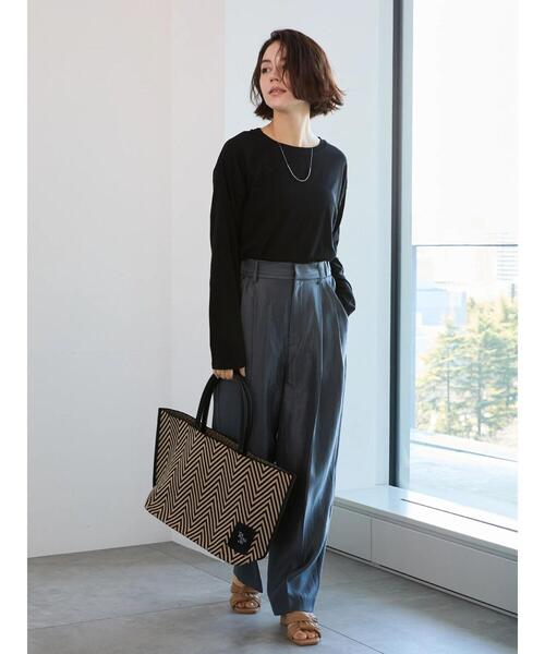 Te chichi(テチチ)の「シャイニー2タックパンツ(その他パンツ・レディース・チャコールグレー/ベージュ/シルバーグレー・F)」の4枚目の写真