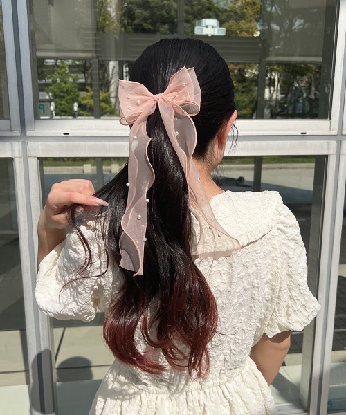 F i.n.t（フィント）の「【一部店舗限定展開/6色展開】パール付きロングリボンバレッタ/fint　フィント（バレッタ/ヘアクリップ・レディース・ピンクベージュ/ライトピンク/ブラック/ライトグレー/ラベンダー/オフホワイト・FREE）」の5枚目の写真