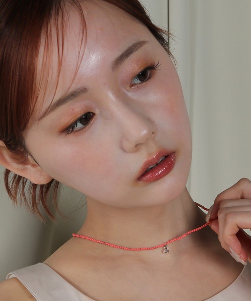 voov（ブーブ）の「ビーズ ショート ネックレス（ネックレス・レディース・ブルー系その他/ブラック/ホワイト/ピンク・フリー）」の4枚目の写真