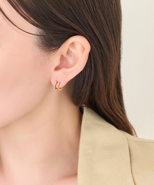 Phoebe(フィービィー)の「【金属アレルギー対応】メタル×ビジュー2ラインピアス/サージカルステンレス/存在感◎(ピアス(両耳用)・レディース・イエローゴールド/シルバー・FREE)」の18枚目の写真