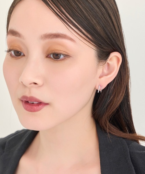 Phoebe(フィービィー)の「【金属アレルギー対応】メタル×ビジュー2ラインピアス/サージカルステンレス/存在感◎(ピアス(両耳用)・レディース・イエローゴールド/シルバー・FREE)」の22枚目の写真