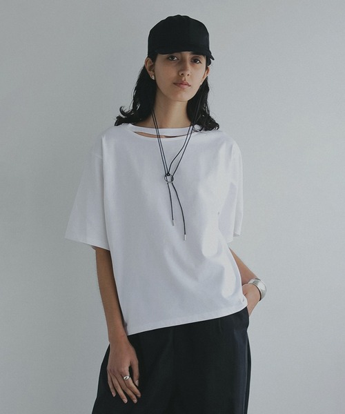 MANOF(マノフ)の「SLIT NECK CUT TOPS(Tシャツ/カットソー・レディース・ホワイト/オレンジ/ブラック・FREE)」の2枚目の写真