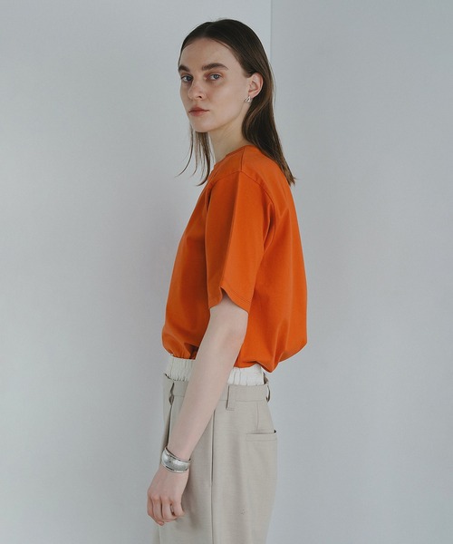 MANOF(マノフ)の「SLIT NECK CUT TOPS(Tシャツ/カットソー・レディース・ホワイト/オレンジ/ブラック・FREE)」の8枚目の写真
