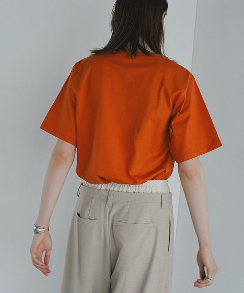 MANOF(マノフ)の「SLIT NECK CUT TOPS(Tシャツ/カットソー・レディース・ホワイト/オレンジ/ブラック・FREE)」の9枚目の写真